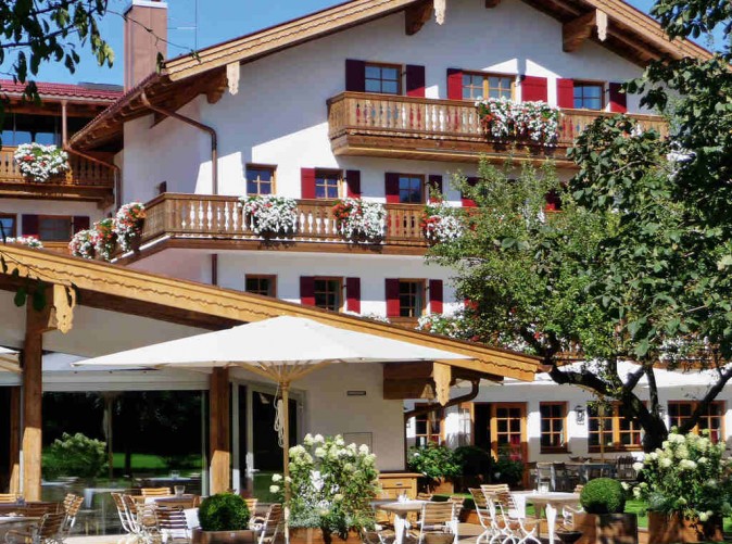 050_SchoeneAussichtenTouristik_Achental_12_Aussenansicht_Terrassen_0c3a815e1d